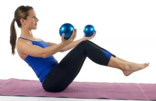 Pelota Medicinal Con Peso (0,5 Kg.) - Imagen 3